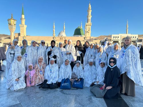 Paket Umroh 2025 Resmi Di Surabaya